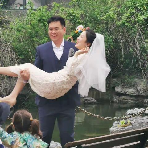 “封”不住的“爱”，“隔”不开的“情”