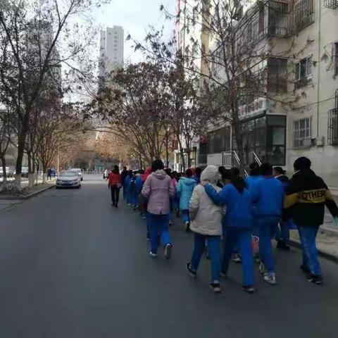 劳动美，心灵美—库尔勒市第五中学开展劳动实践活动