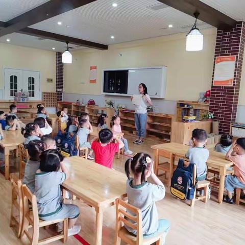 圣幼美术二班——《我为祖国庆生》