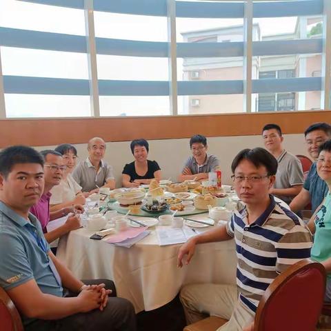 广式早茶思维碰撞，倾听名师收获成长——记名师工作室跟岗活动第3天