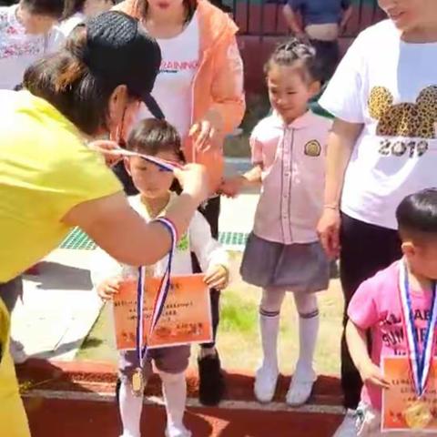 金太阳幼儿园夏季亲子运动会圆满结束