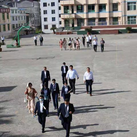 三校联盟求发展、“三精校园”促共赢 ——东溪中学、彭店小学、石马初中开展联合教研活动