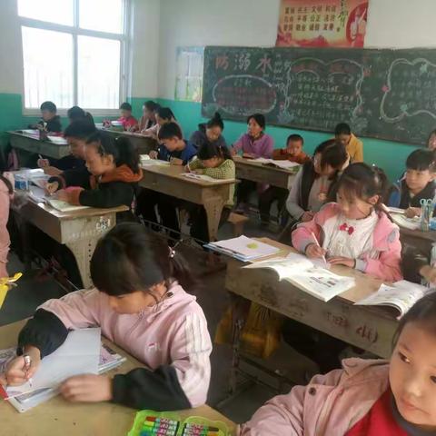 全体数学老师听课中