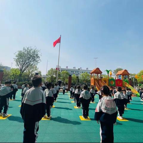 国投星荟幼儿园升旗仪式