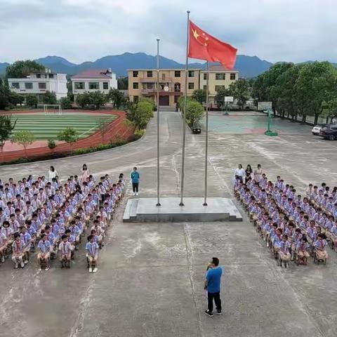 课堂警防水      清风拂人心