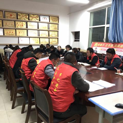 促进质量，稳步提高———祁连县央隆乡寄宿制民族小学期中质量分析会
