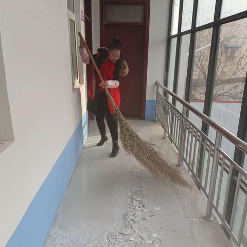 一抹红    暖冬日    洁家园    展新颜