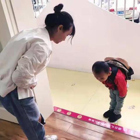 阳光宝贝幼儿园小二班十月份班级总结