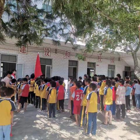 红领巾心向党，争做好队员——留村小学少先队入队仪式