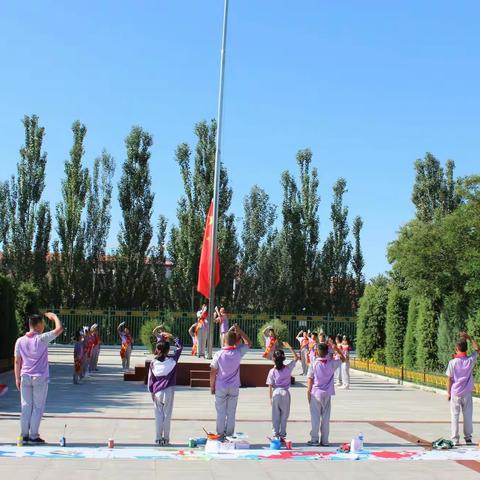 和林五小举行“同心共筑中国梦，凝心聚力创辉煌”庆“七一”师生书画展暨红色经典朗诵会