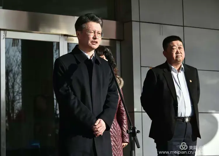 随着区委副书记,区长马占文声音一声宏亮的宣布,平鲁区以"村村户户搞
