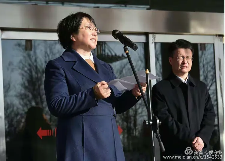 随着区委副书记,区长马占文声音一声宏亮的宣布,平鲁区以"村村户户搞