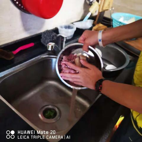 广东韶关实验中学七（31）班崔竑立美食周篇十六排骨炖冬瓜汤
