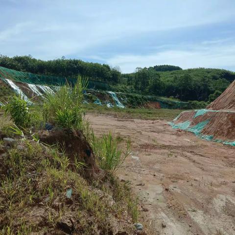 琼中县资规局开展矿山巡查工作