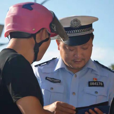 会同交警：国庆我在岗|“警服蓝”守护“中国红”