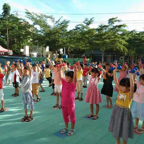 《我们的幼儿园生活》佛罗镇中心幼儿园（大二班）