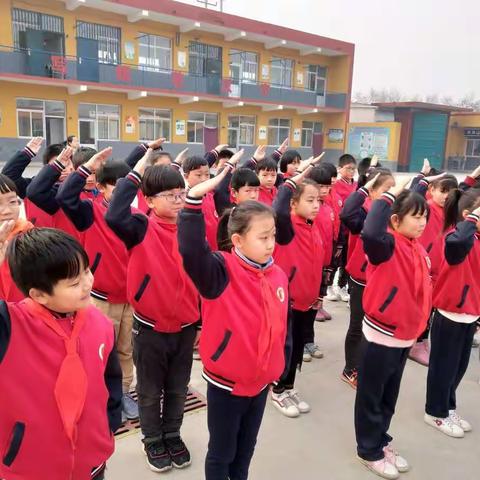 百东小学入队仪式