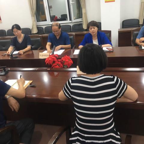 东丽区副区长刘兰凤同志约谈无瑕街主要及分管负责同志