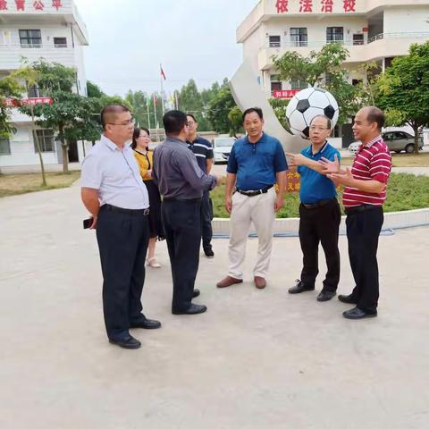 湛江市教育局督查我镇“全面改薄”项目管理和资金使用情况