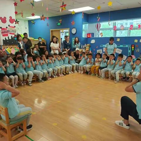 红黄蓝幼儿园黄一班半日开放活动