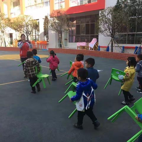 魔术师爷爷走进城北幼儿园