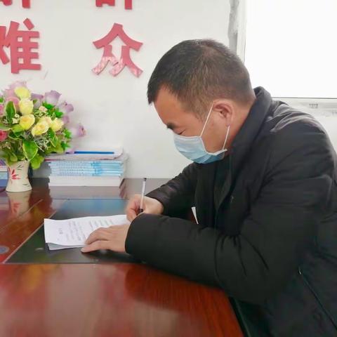 抗击疫情，他们“战”在一起！