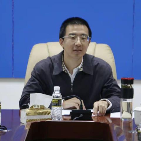 周健主持召开美兰区投资服务保障项目建设专题会