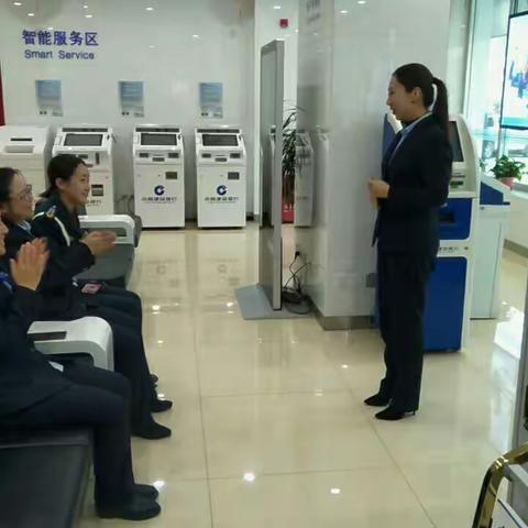 平凉新区支行祝全体女员工女神节快乐