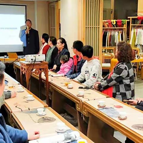 李茏先生在国馥茗茶城主讲“道法自然:以立冬为例，畅谈中华文化的美丽。