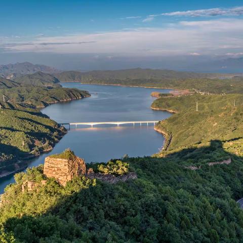 登北方小黄山 览北京千岛湖 爬齐国长城