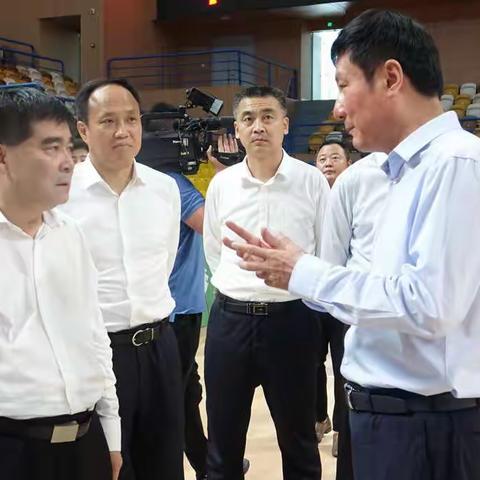 【经发集团】省市人大常委会联合视察西安城市运动公园  “一馆多用”模式受肯定