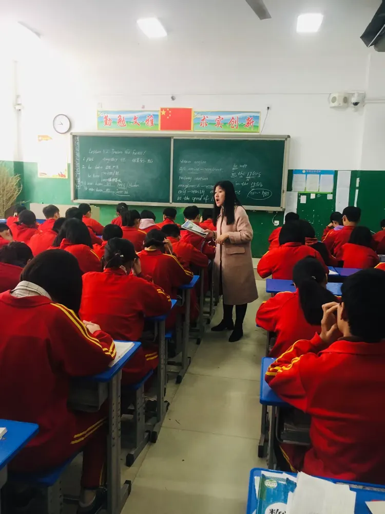 弘济学校1855班全体师生,恭祝全市人民新年快乐!万事如意!
