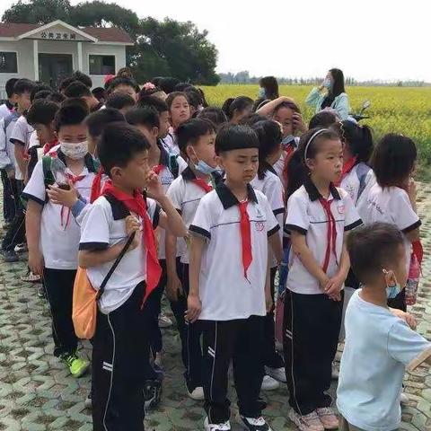 传承红色精神  做最美少年