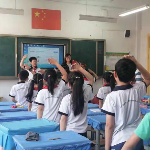 奉献  无私——致最敬爱的班主任