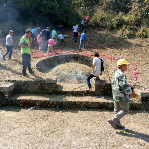 农历二〇二二年九月十九日拜祭平南县六陈镇六银山