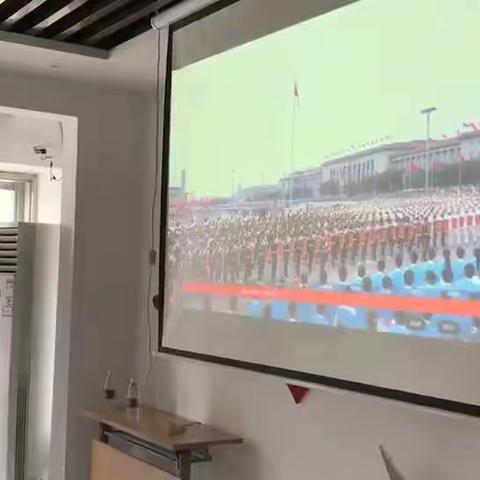 【新时代文明实践】草场街社区组织收看庆祝中国共产党成立100周年实况