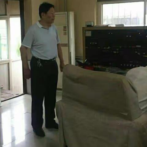 长治北车站站长王铁一、党委副书记宋飞强到襄垣车站检查指导工作