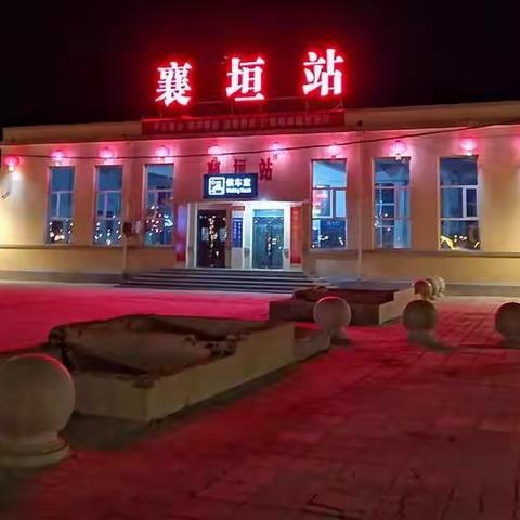 春运迎飞雪，凸显车站平安有序又温馨