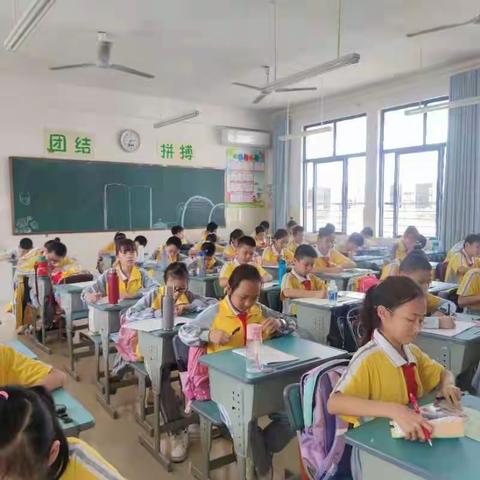 学行为规范 做文明学生——五年级第四周主题班会活动