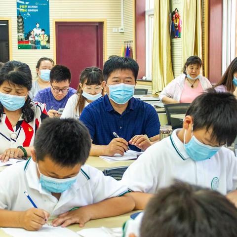 专家引领，以研促教—南关小学贾福录数学工作室教研活动