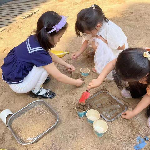 拥抱夏天———幼儿园丰富多彩的每一天