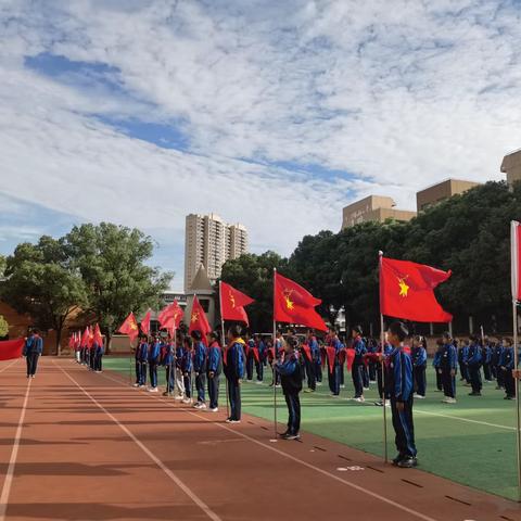 站东小学“喜迎二十大，争做好队员”主题建队日活动