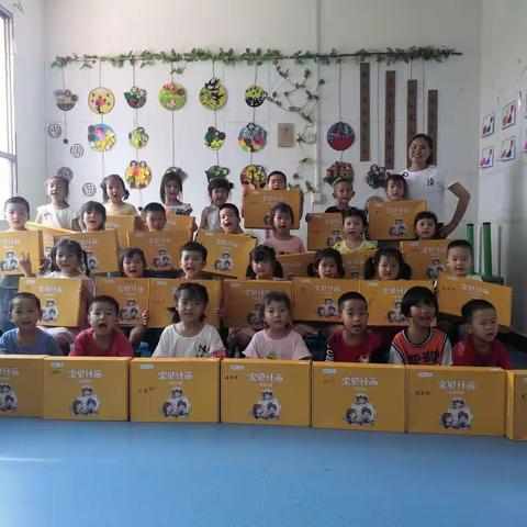百灵鸟幼儿园2021年【宝贝计画】春季美术班圆满结束