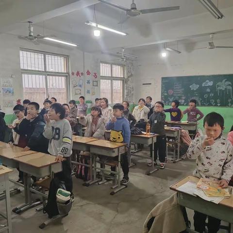 小小舞台尽演绎，大千世界绽精彩——安丰乡下天助小学“金话筒”语言表演社团