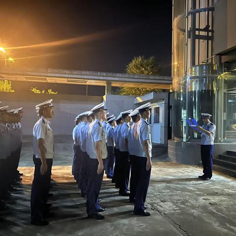 宝鸡市消防救援支队2022年夏秋季消防员消防救援衔晋升培训班进行仪容风纪检查