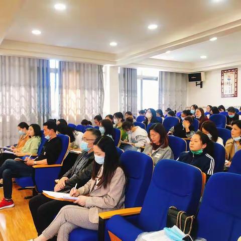 上高县实验小学开展“小学生整本书阅读指导——研讨课”主题教研活动