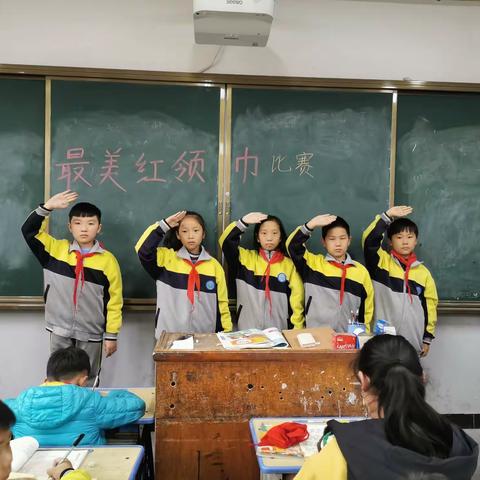 “戴标准红领巾，做阳光小学生”——亢南民族小学四一班系好红领巾劳技课