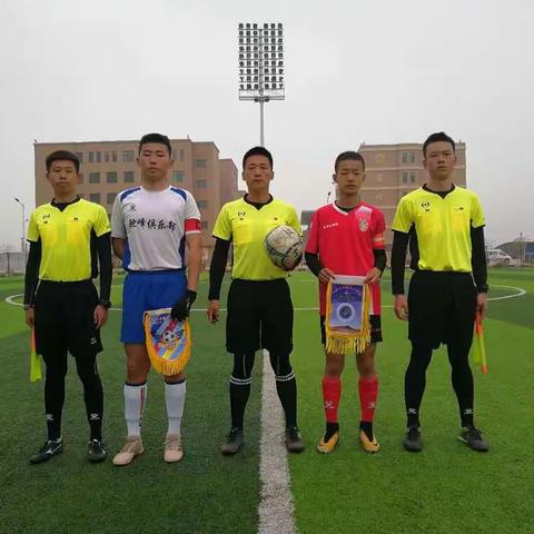 足球场上的热血青年——谢东教练