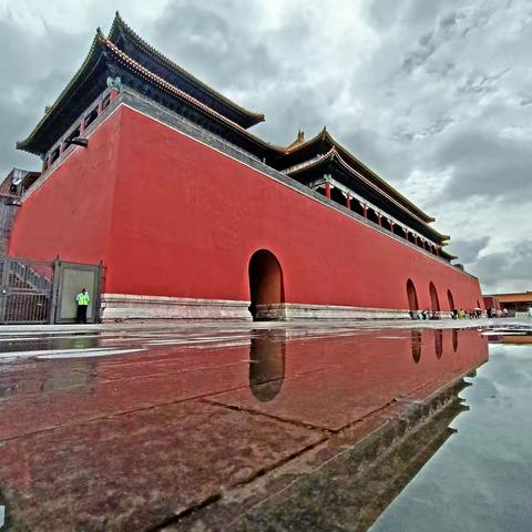 和大家聊聊这次在故宫拍摄《雨后皇城》