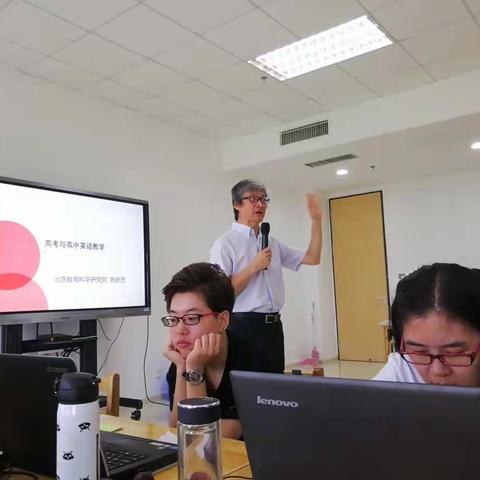 不经历风雨，怎么见彩虹？